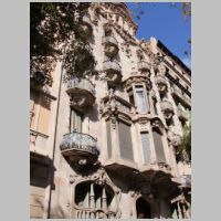 Barcelona, Casa Comalat, photo MARIA ROSA FERRE, Wikipedia.jpg